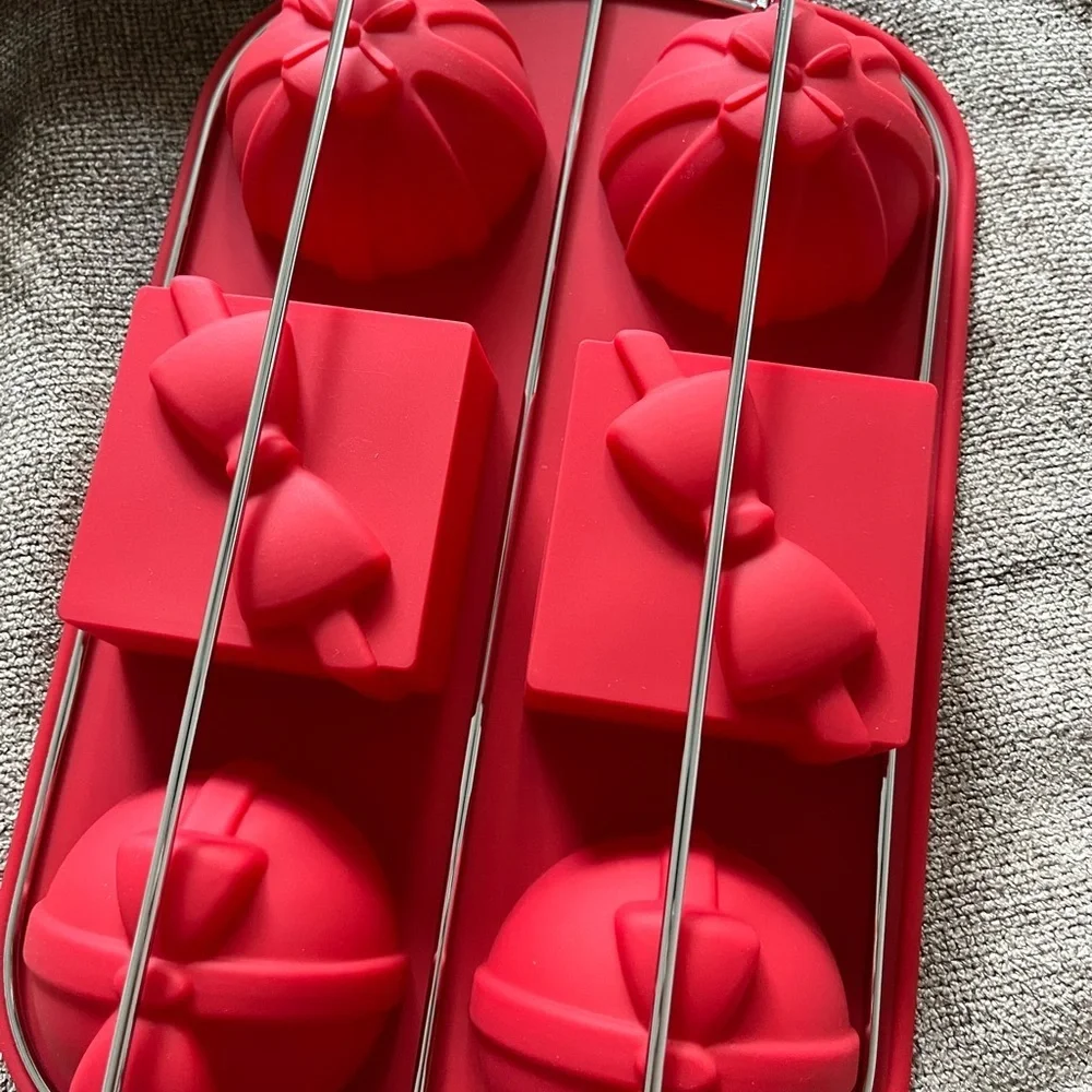 NWOT Present- Shaped Red Silicone Baking Molds with Wire Holding Tray